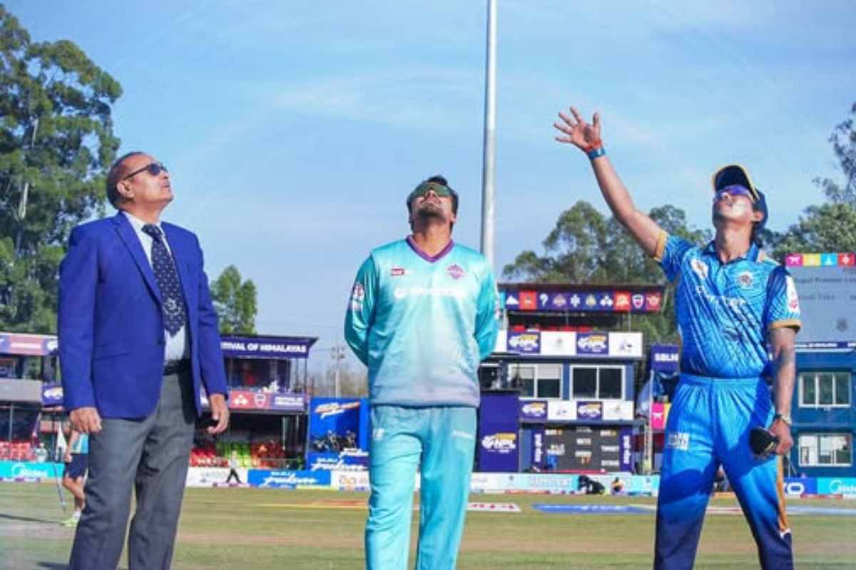 कर्णालीले टस जितेर काठमान्डुविरुद्ध ब्याटिङ गर्दै